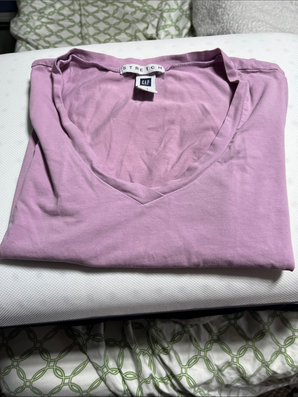GAP V-Neck Stretch Tee - Light Lavender
